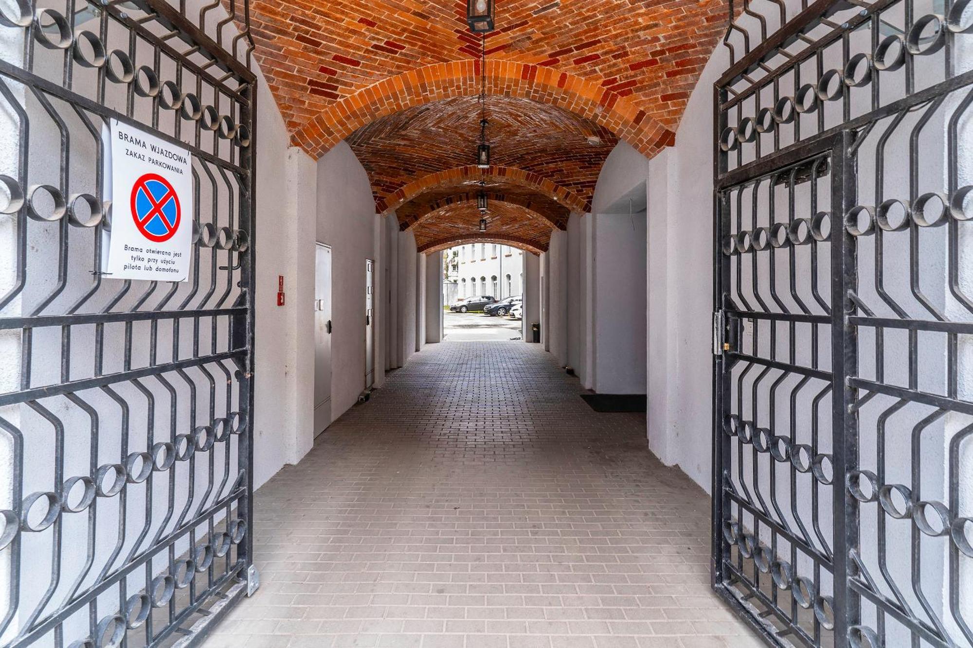 Apartament Z Osobna Sypialnia W Pieknej Kamienicy W Centrum Wrocław Exterior foto